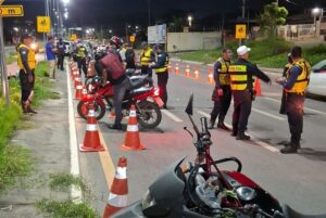 Operação contra irregularidades em motos prende quatro condutores em Cuiabá
