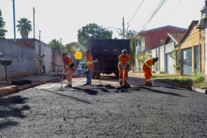 Prefeitura de Várzea Grande intensifica operação tapa-buracos no Cristo Rei e Jardim Paula II nesta terça-feira (30)