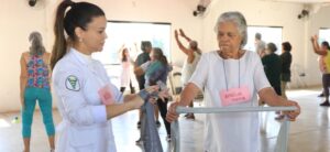 Saúde lança cartilha de Prevenção de Quedas em Pessoas Idosas e reforça que a maioria dos episódios pode ser evitada com medidas simples