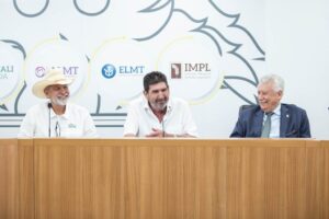 Dr. João recebe relatório inédito da CST do Nelore