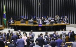 Parlamentares governistas foram aos EUA apresentar contraponto à direita