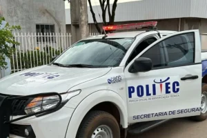 Motociclista morre após bater em poste que caiu sobre ele no interior de MT