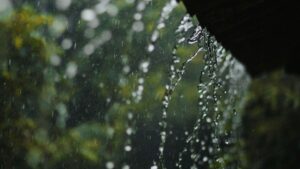 Frente fria mantém temporais no Sul e muda o tempo em São Paulo no fim de semana