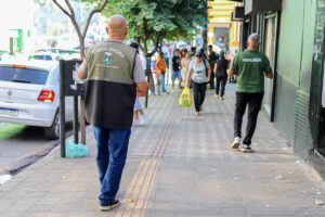 Prefeitura de Cuiabá orienta ambulantes e alerta para apreensão de mercadorias