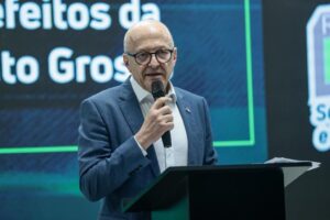 MT assina ordens de serviço para construção de Colégios Estaduais Integrados