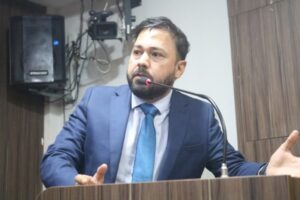 Sindicância diz que conduta de Bruno Rios prejudicou apuração sobre suposta escuta clandestina