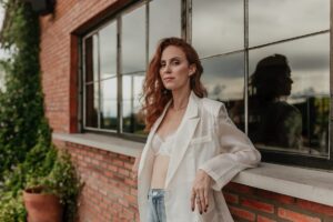 Lorena Ly lança EP “Amor e Casa” nesta sexta-feira com show exclusivo no Misc