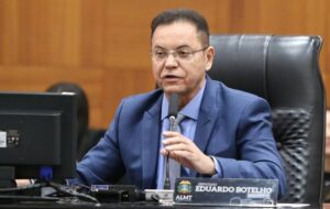Botelho diz que MDB aguarda convites e não descarta Janaína Riva como vice em chapa ao Governo