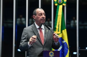 Omar Azis vence candidata do PL e é eleito governador do Amazonas