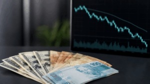 Dólar fecha a R$ 5,4029 e tem maior alta diária desde 1999